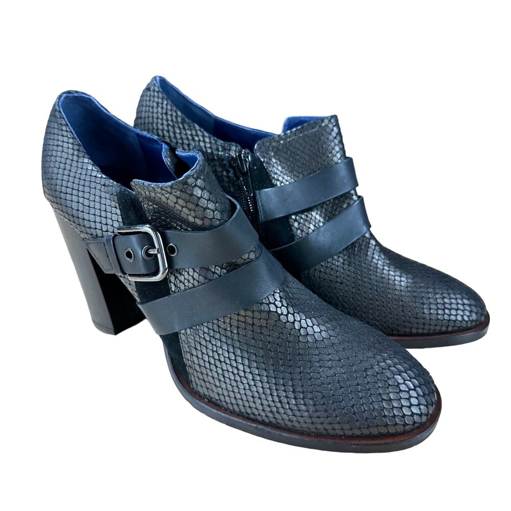 Valentina Rangoni NWOB Scacco Embossed Bootie Black Size 10M Snake Skin Buckle